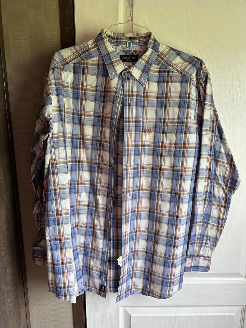XL Ariat Pro Series Blue and White Plaid Button-Down Shirt